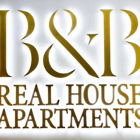 Real House Aparthotel 3*