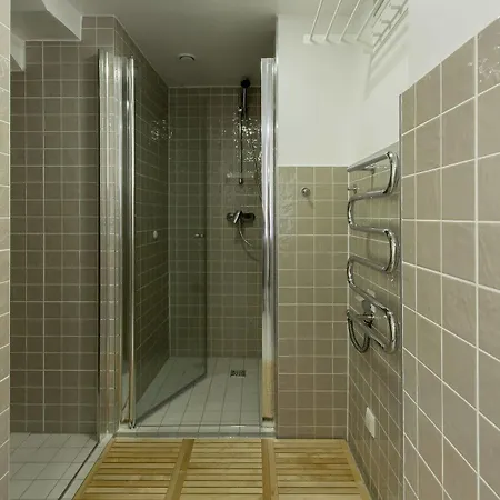 Real House Aparthotel 3*