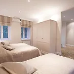 アパートホテル Real House