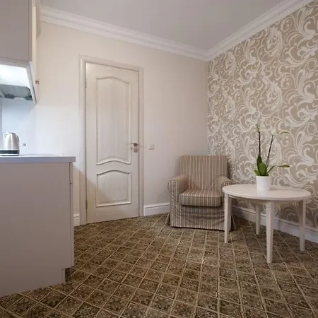 Real House 3* VNO