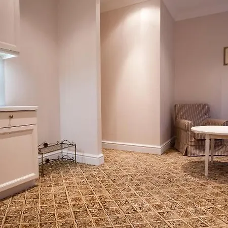 Real House 3* Wilna