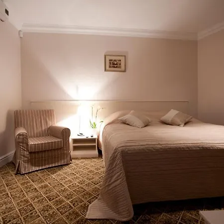 Real House Hotel apartamentowy 3*