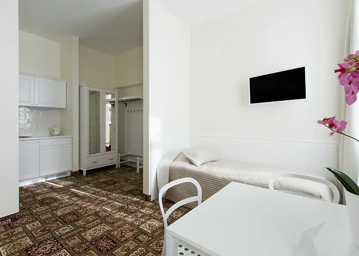 Real House Apartmanhotel 3*