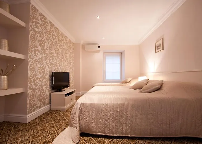 Real House Apartmanhotel