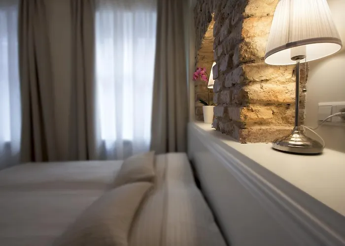 Real House Apartmanhotel 3*