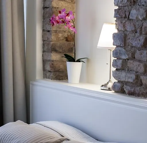 Aparthotel Real House 3*