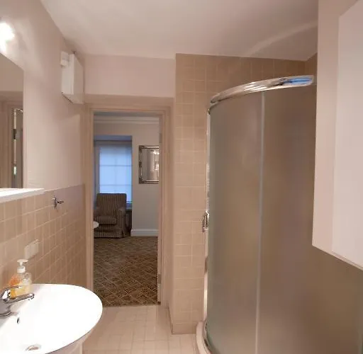 Real House Apartmanhotel 3*