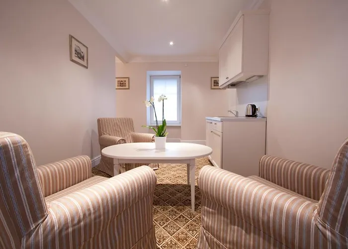 Apartmanhotel Real House 3*